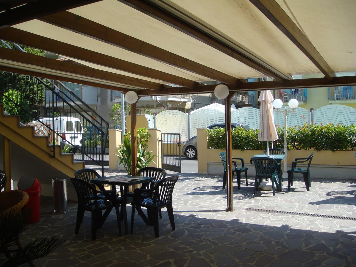 Hotel Moroni Rimini Ngoại thất bức ảnh