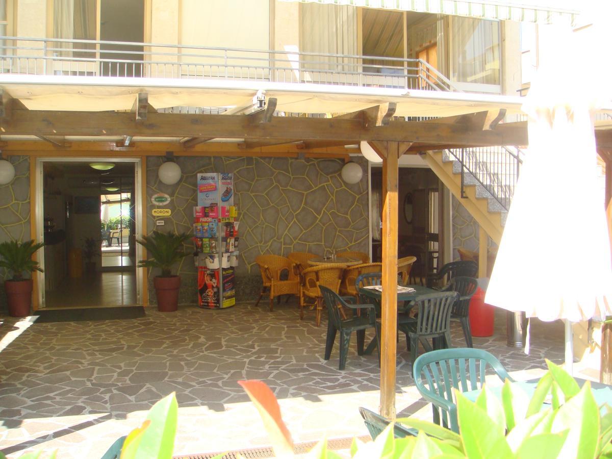 Hotel Moroni Rimini Ngoại thất bức ảnh