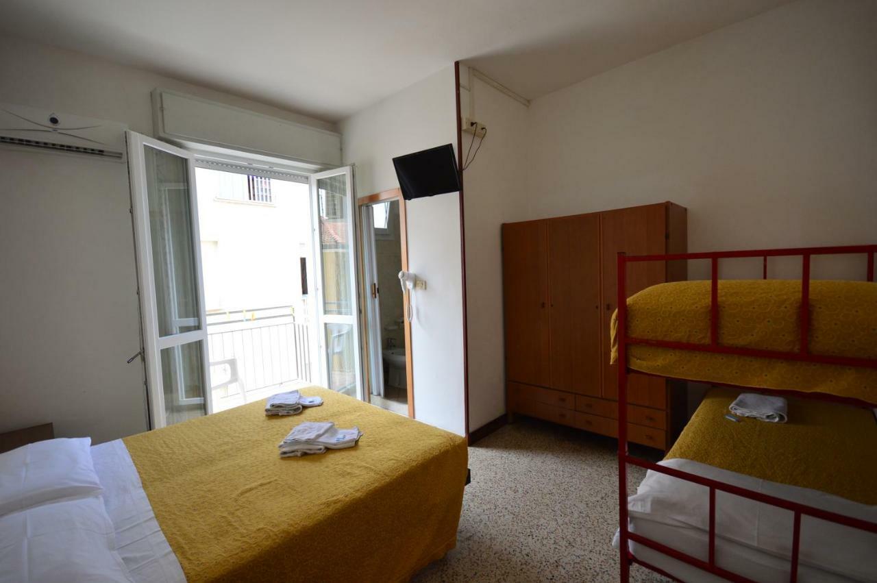 Hotel Moroni Rimini Ngoại thất bức ảnh